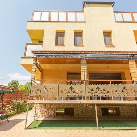 Rosiem House 호텔 테기르기올 외부 사진
