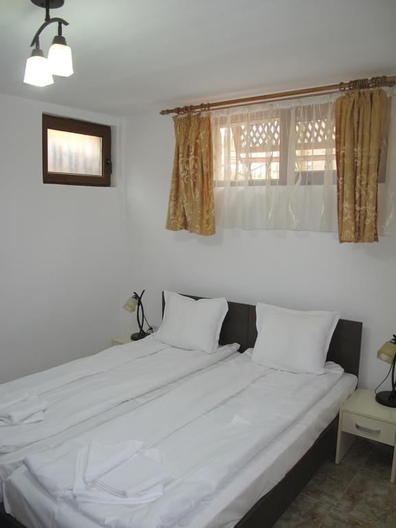 Rosiem House 호텔 테기르기올 객실 사진