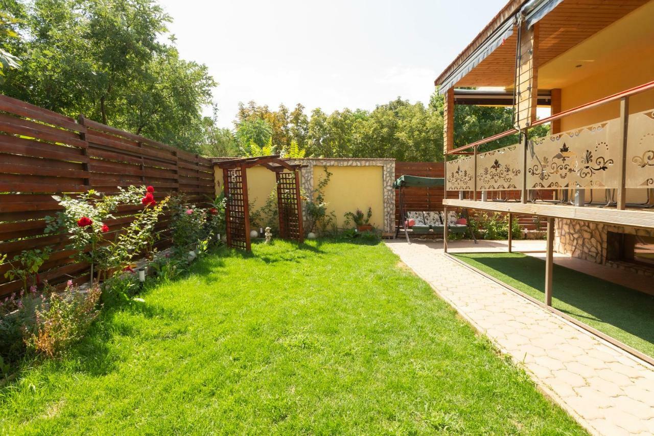 Rosiem House 호텔 테기르기올 외부 사진